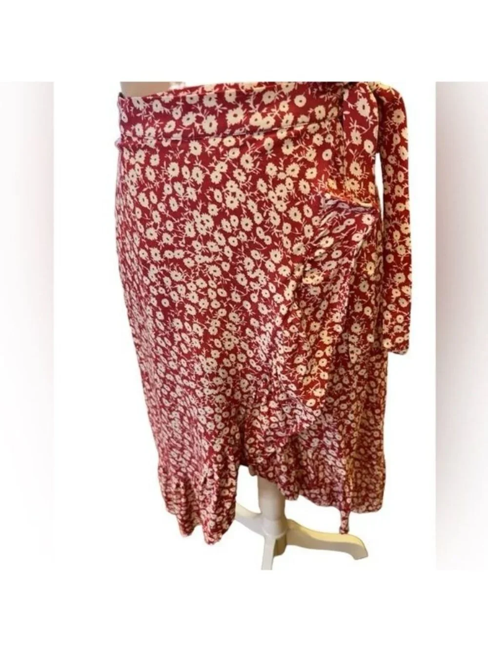 Rails Women’s Skirt Size XS Scarlet Camellia Floral Neptune Ruffle Floral Wrap